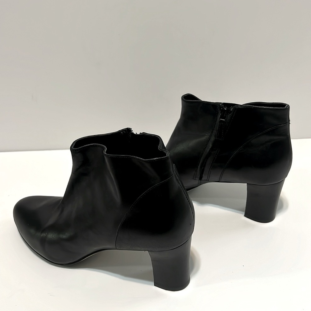 Cole Haan - black bootie size 10 E13 D40811
